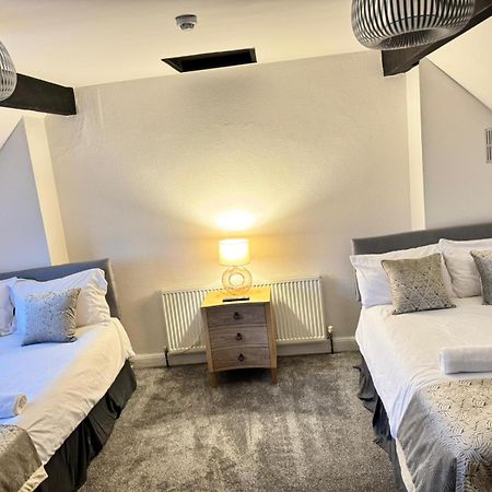 Shm Stays Solihull Hs2 Nec Airport Nr M6 M40 M42 Great For Long & Short Stays 15 Min Walk To Train Station 5 Min Drive To Town Centre Outside Bus Stops & Supermarket Free Parking Exterior foto